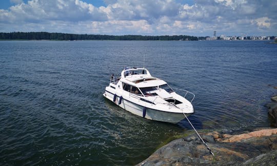 Marino 29' Motor Yacht Charter Cruise in Helsinki