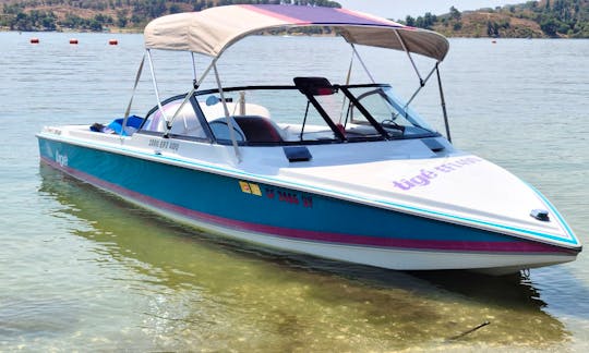 1994 Tige SLM 2000 Ski Boat. Available with Wakeboard Pole and / or Learning / Barefoot Boom