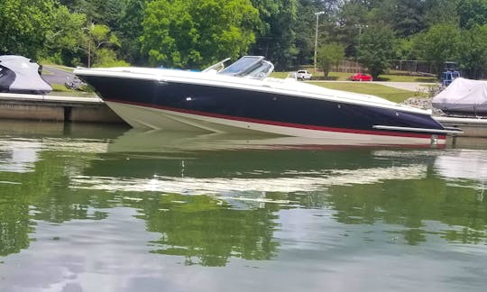Chris Craft Launch 27', First Tank of Fuel Included