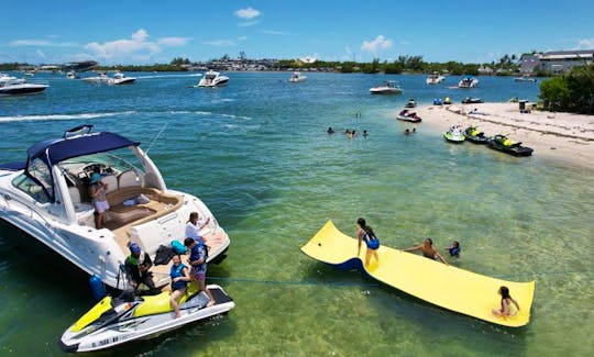 40’ Sea Ray Motor Yacht in Miami Beach, Florida