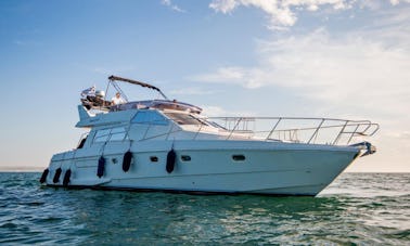 Grand yacht de luxe Ferretti 47 à louer à la journée à Ornos, Mykonos