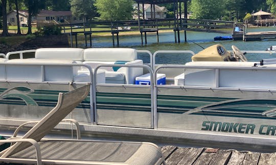 1997 Smoker Craft Pontoon for up to 12 people in Mooresville