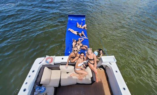 44' Sport Yacht up to 12 people (jetski optional) day/night ideal Entertaining, 