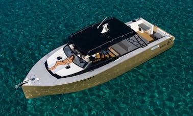 COLNAGO 37' Motor Yacht in Hvar, Croatia