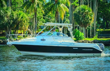 Aquasport Explorer 28ft Walkabout for Daily Cruising in Miami! (1 HOUR FREE)