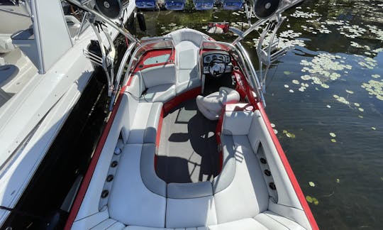 Bateau de wakeboard MB sport B52 à Seattle/Kirkland/Bellevue