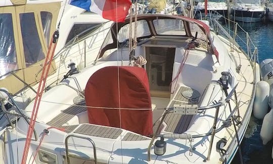 Bavaria 32 Holiday to sail in Provence South France