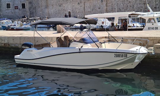 Consola central Quicksilver Active de 22 pies de Charter en Dubrovnik, Croacia