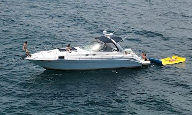 *Fort Lauderdale* - Navegue com estilo neste lindo iate Sea Ray Sundancer de 45 pés