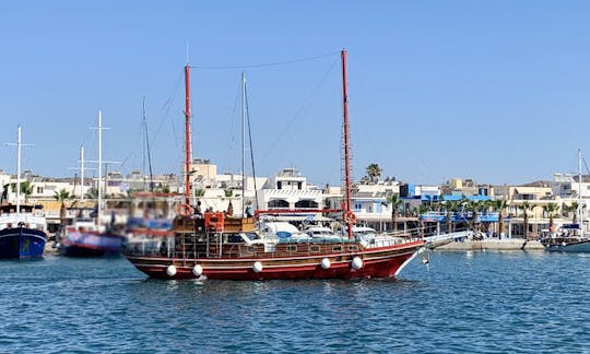 Cruceros en goleta a vela en Kardamena, Grecia