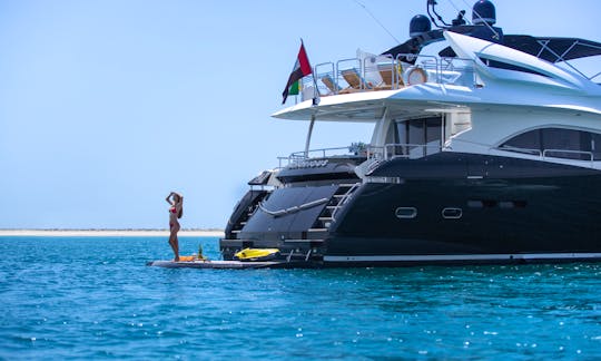 Luxury Sunseeker 90 FT Yacht in Dubai, United Arab Emirates