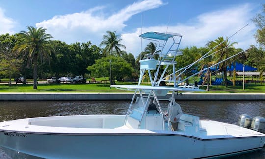Ocean Master Center Console for Light Tackle Fishing in Fort Lauderdale