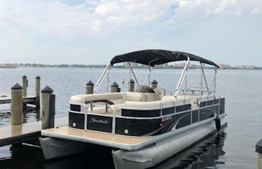 26' Sweetwater Pontoon Party Barge with Bar and Sink! Free Delivery in SWFL!