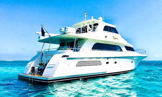 81' Cheoy Lee - Nassau Yacht Rental