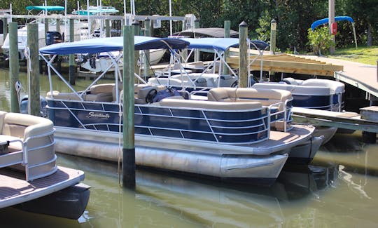 24' Sweetwater Pontoon Lounger Seats up to 14 People