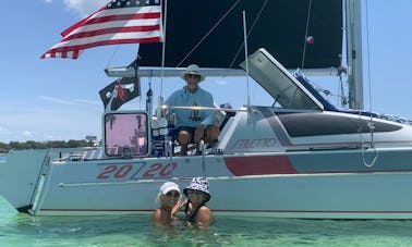 Catamarã Stiletto 30 para observação de golfinhos, pôr do sol e mergulho com snorkel em Destin