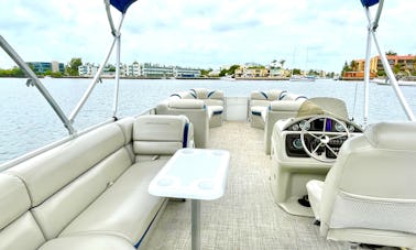 Bateau pontoon/tritoon Berkshire de 28 pieds : anniversaires, fêtes, visites touristiques !