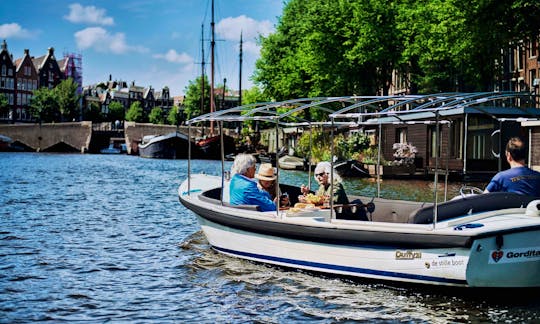 Private tour for 1-10 people in the beautiful canals of Amsterdam! | 90 min