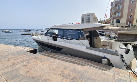 Alquiler de yates a motor de lujo en Malta