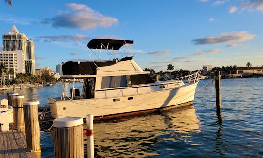 La Verite Power Yacht Private Charters in Miami Beach