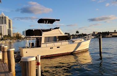 La Verite 34ft Power Yacht Private Charters in Miami Beach