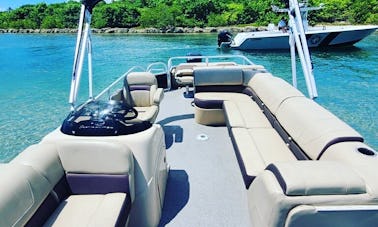 Sun Tracker Pontoon Boat Rental in Miami, Florida