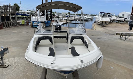 JOHNS PASS, ST PETE RENTAL 2018 Stingray 191DC Deck en San Petersburgo, Florida.