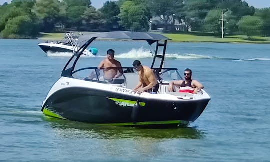 NEW 2021 25’ Yamaha AR250 JetBoat on Lake Lewisville - Get the Boat Life Experience