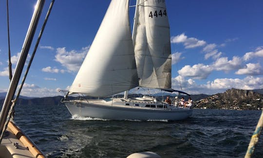 Catalina 36 Sailing Yacht Charter Mazingon in Valle de Bravo