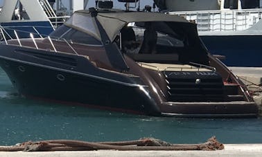 Iate a motor Sunseeker Camargue de 47 pés para alugar em Glyfada