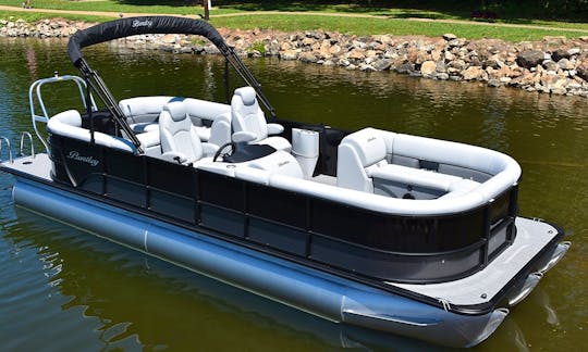 Need to entertain or be entertain!!!! We have a Pontoon for you at Lake Travis!
