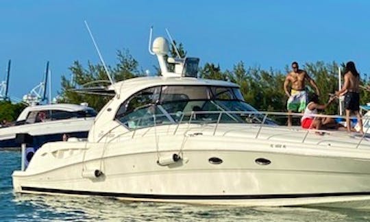 44' Sea Ray Sundancer Yacht for the Ultimate Experience in Miami, Florida
