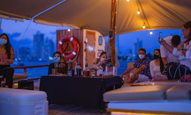 Ótimo catamarã para Cholon, Barú, cruzeiro ao pôr do sol, almoço ou jantar a bordo...