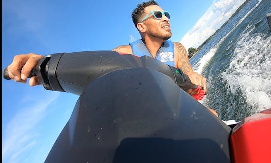 Awesome Jet Skis w/ Bluetooth Speakers on Lake Norman