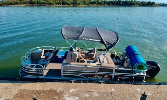 Grapevine Lake Suntracker 22' Pontoon Rental. Life is better on the water with us!!