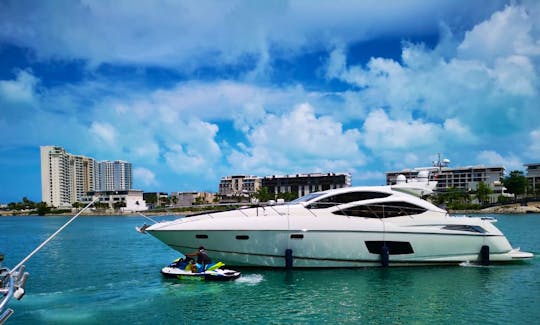 Sunseeker 64 Luxury Yacht in Cancún, 5 hours Minimum rental free Seadoo on 6hrs Rental