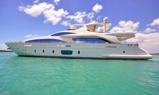 Luxurious 105’ Azimut Yacht “Babieca” Jacuzzi & Toys