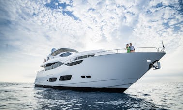 Seductive Luxury 95 ft Mega Yacht in Cancun up to 15* guests min 8 hours rental