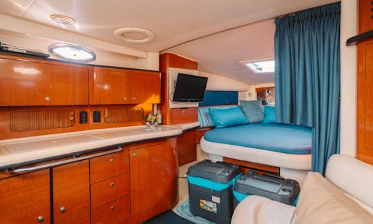 Yate Sea Ray Sundancer de 32 pies para alquilar en Cabo San Lucas, México