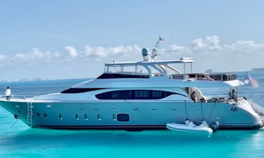 Luxury 105ft Azimut Power Mega Yacht available in Cancun and Isla Mujeres