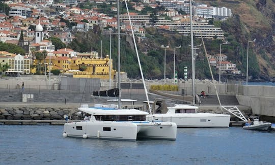 Beautiful Sailing Catamaran Lagoon 42 in Funchal