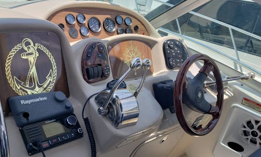 Alquiler de yate a motor Sea Ray Sundancer de 32 pies en Cabo San Lucas, Baja California Sur