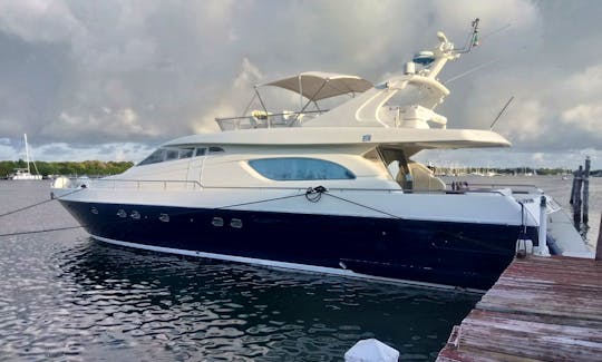 Luxury 72' Ferreti Motor Yacht in Cancun up to 15 people from 6 hours rental
