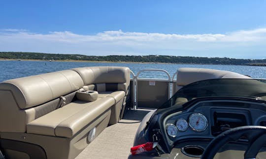 Great for Families! 2021 Party Barge Pontoon! Great for Families, Birthdays and more! Have a day on Lake Travis! Gas included