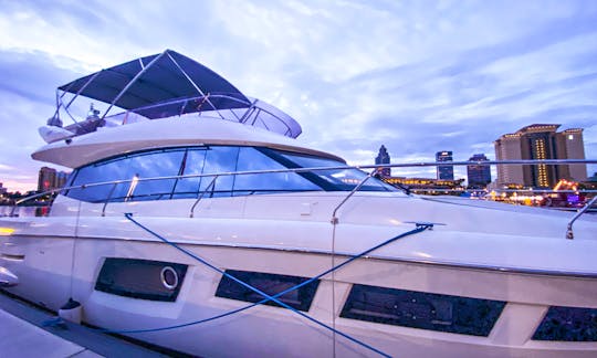 50’ Luxury Prestige Flybridge Yacht for Charter in Tampa, Florida