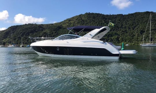 30ft Jaspien Phantom Boat Rental in Paraty, Rio de Janeiro