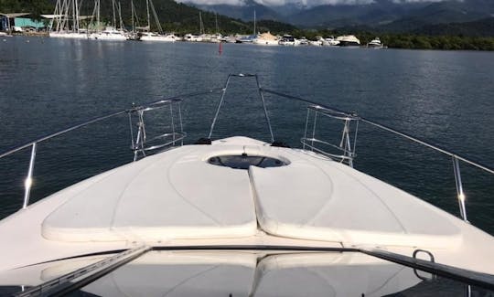 30ft Jaspien Phantom Boat Rental in Paraty, Rio de Janeiro