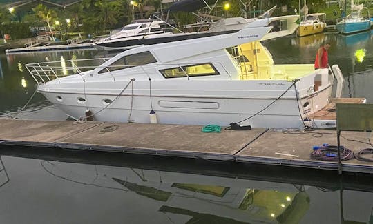 44ft Ice Intermarine Boat Rental in Angra dos Reis, Rio de Janeiro