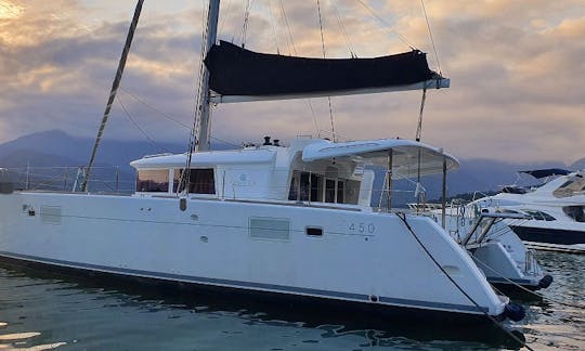 Alquiler de catamarán Lagoa Cruising de 45 pies en Paraty, Río de Janeiro