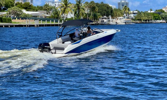 NEW to the fleet Rinker Q5 11 people 350 HP